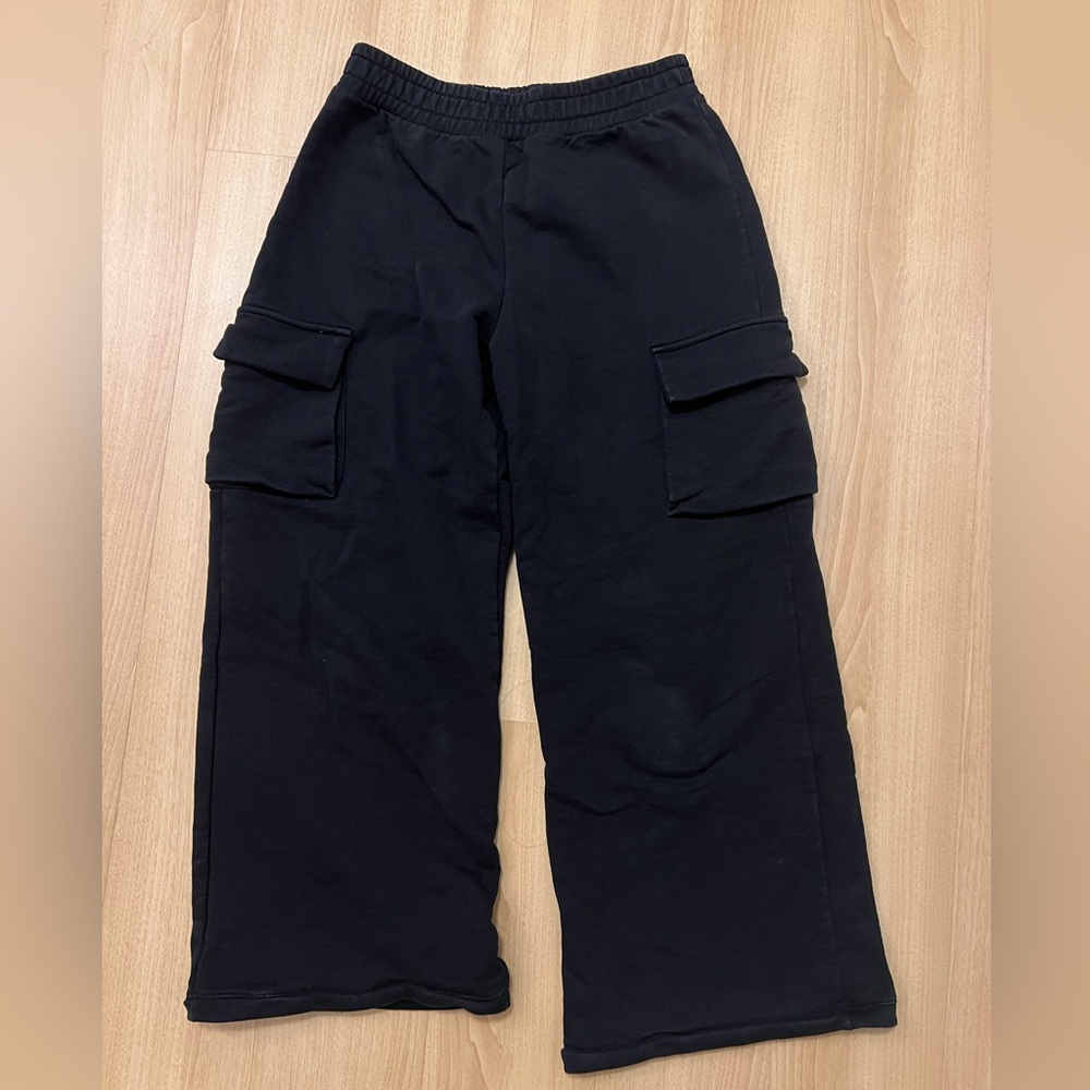 Oak and Fort - Black Cargo Sweats - Small